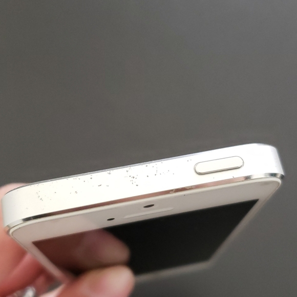 Apple iPhone 5 32gb - Picture 4 of 6